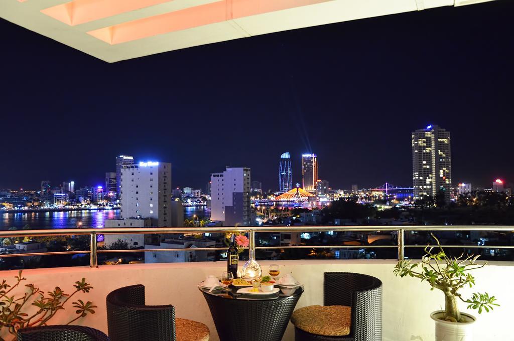 D&C Hotel Дананг Экстерьер фото