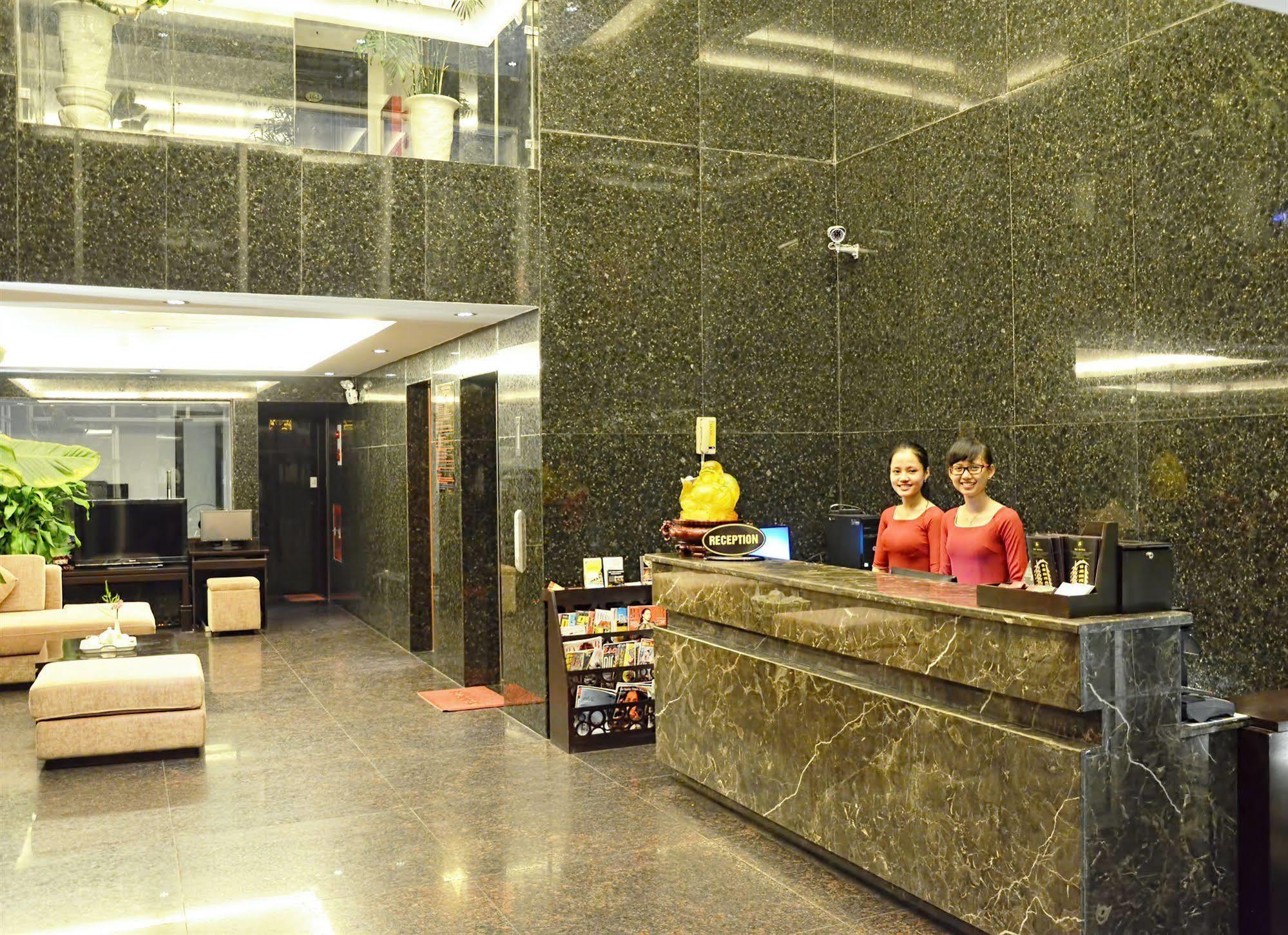 D&C Hotel Дананг Экстерьер фото