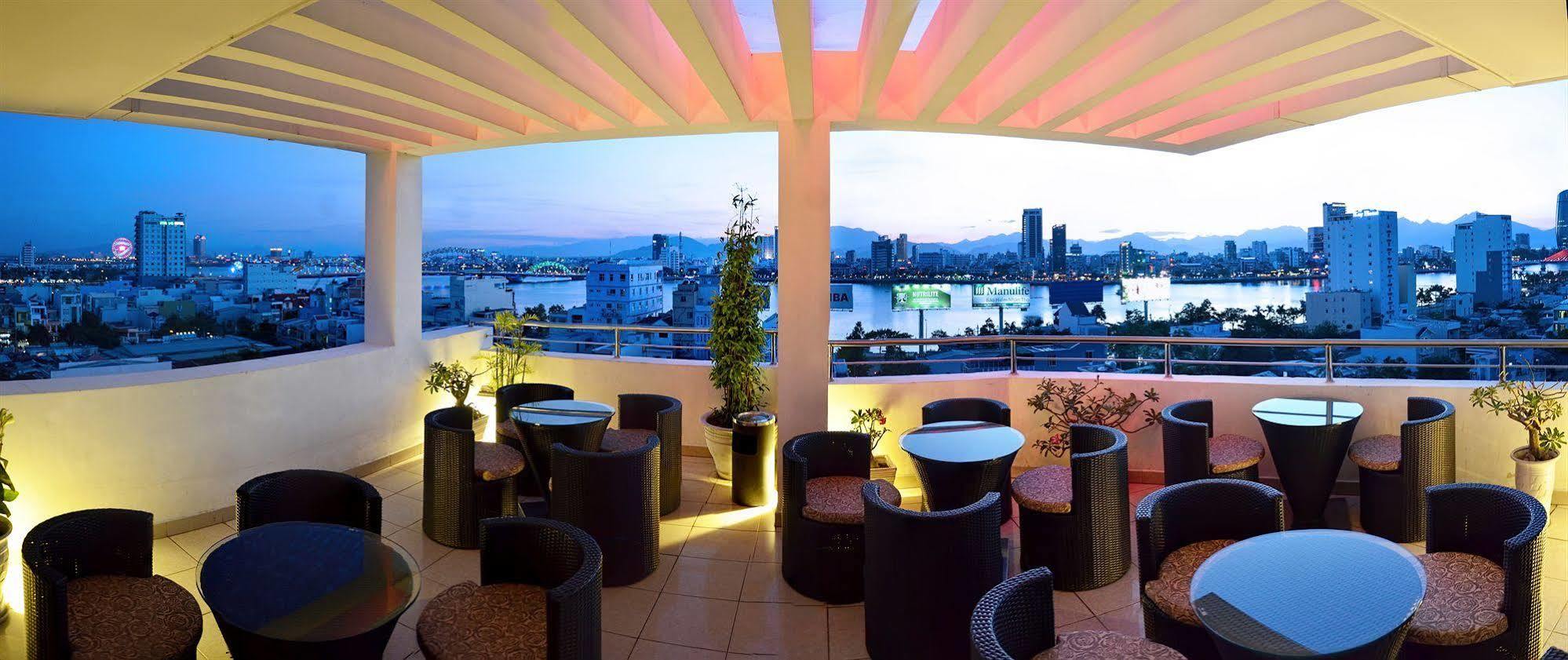 D&C Hotel Дананг Экстерьер фото