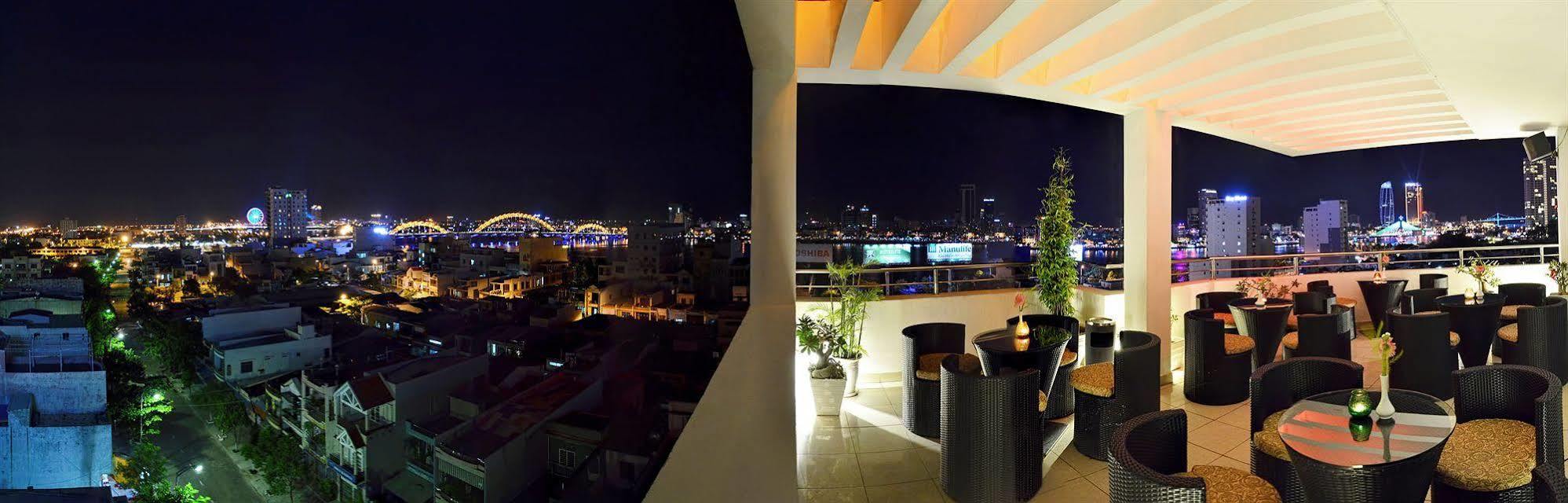 D&C Hotel Дананг Экстерьер фото